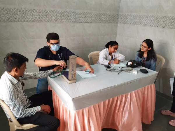 મોરબીના અમરેલી ગામે આયુષ હોસ્પિટલના સહયોગથી મેડિકલ કેમ્પ યોજાયો
