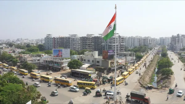 નવયુગ ગ્રુપ ઓફ એજ્યુકેશન-મોરબીના  સિલ્વર જયુબિલી 25 વર્ષ નિમિતે મોરબીના રાજમાર્ગો પર વાહનો સાથે રેલી યોજાયેલ... 

