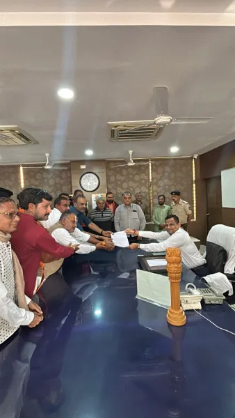 બાંગ્લાદેશમાં હિંદુઓ ઉપરના અત્યાચાર મામલે મોરબીમાં આવેદન અપાયું
