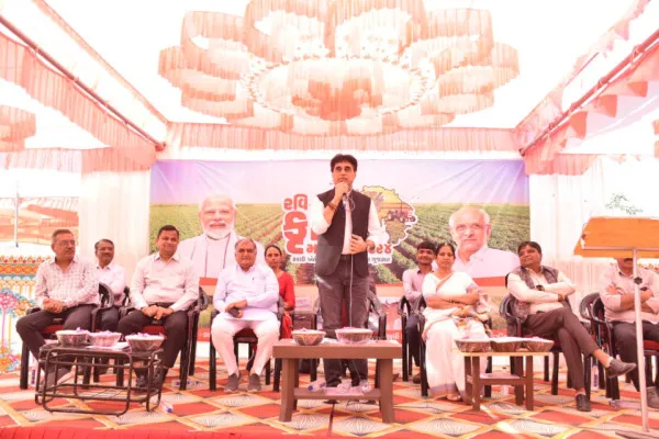 મોરબીમાં ચાલી રહેલા રવિ કૃષિ મહોત્સવની બીજા દિવસે મુલાકાત લેતા મંત્રી પ્રફુલ પાનસેરીયા