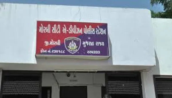મોરબીના શનાળા રોડ ઉપર સ્પાના ઓઠા હેઠળ ધમધમતું કુટણખાનું ઝડપાયું
