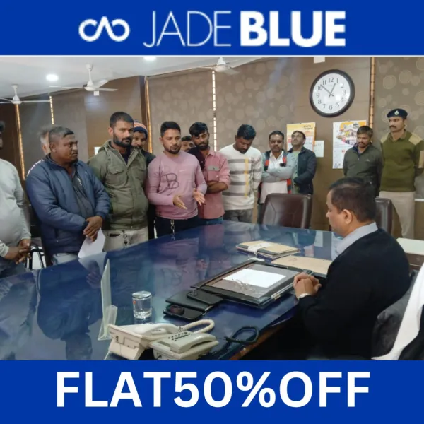મોરબીમાં પોલીસ દમનના વિરોધમાં રીક્ષા ચાલકોએ રેલી કાઢી આવેદન આપ્યું