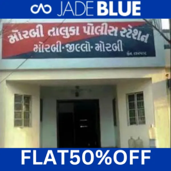 મોરબીના ઉંચી માંડલ ગામનો ગેરજ સંચાલક દારૂની બોટલ સાથે ઝડપાયો