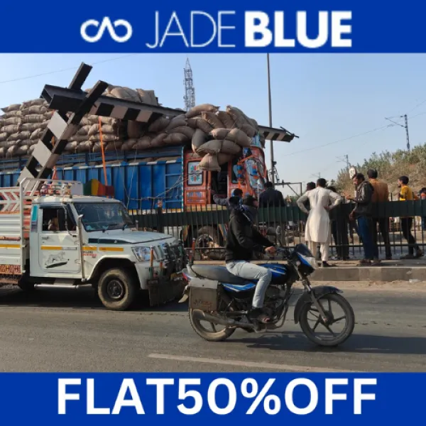 વાંકાનેરમાં નેશનલ હાઇવે ઉપર ગડરમા ટ્રક ફસાતા ભારે ટ્રાફિકજામ
