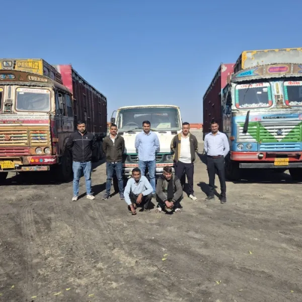 માળીયા નજીક ઓઇલના નામે ભળતા ભેળસેળયુક્ત પેટ્રોલ વેચવાના કૌભાંડનો પર્દાફાશ, બે ઝડપાયા
