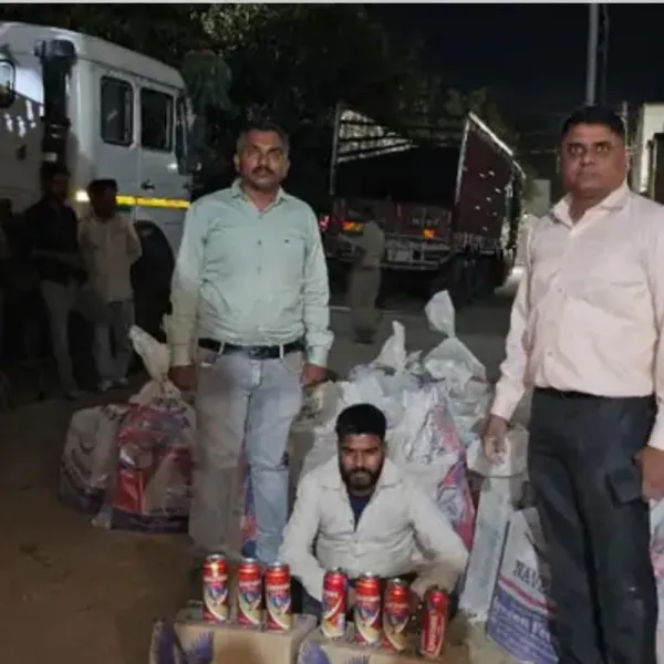 માળિયા (મી) હાઇવે ઉપર પાવડરની આડમાં 2256 બીયર ભરેલો ટ્રક ઝડપાયો

33.45 લાખનો મુદામાલ સાથે એકની ધરપકડ

