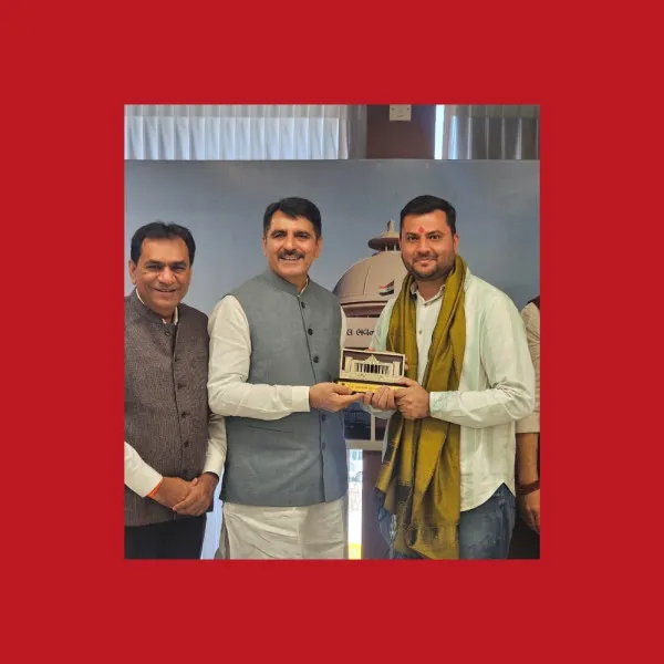 હળવદ નવયુવાન તપન દવેનું અંગદાન જાગૃતિ કાર્યકર્તા તરીકે સન્માન કરાયું
