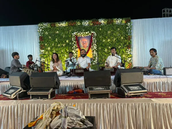 મોરબીના ઠાકર પરિવાર દ્વારા શ્રાદ્ધ તર્પણમાં ભક્તિ સંધ્યા અને મહાપ્રસાદનું આયોજન કરવામાં આવ્યું.