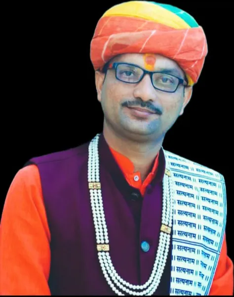 મોરબીના  પ્રખર વિદ્વાન શાસ્ત્રીજી શ્રી કૃષ્ણચંદ્ર દવે પાસે થી જાણીએ ચોથા નોરતા નું મહત્વ :
