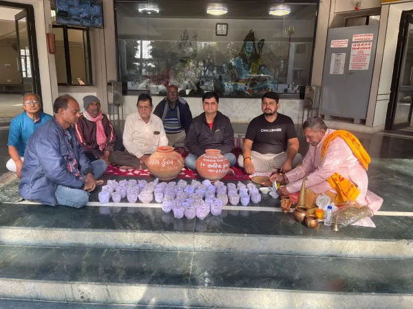 મોરબીના બિનવારસી સહિત 285 દિવંગતોના અસ્થિઓનું સોમનાથ ત્રિવેણી સંગમમાં સામુહિક વિસર્જન 
