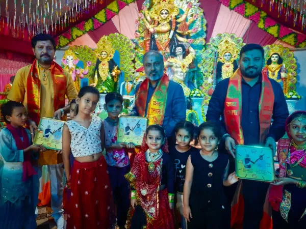 મોરબી વોર્ડ નં. ૩: નવરાત્રી ગરબી મંડળીઓમાં ૧૦૦૦થી વધુ દીકરીઓને લાણી વિતરણ, કોર્પોરેટર ભુપતભાઈ જારીયા અને જીજ્ઞેશભાઈ કૈલાની સેવાકીય પહેલ

